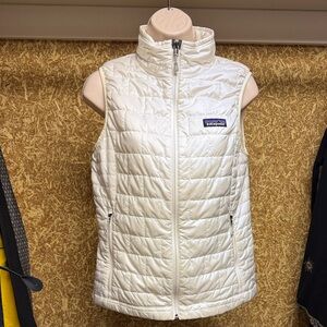 Patagonia Women's White Quilted Puffer